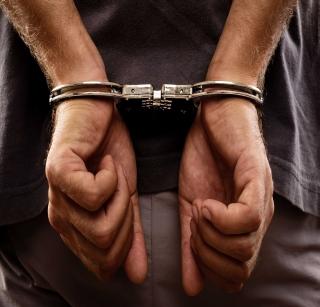 Three people including the killers and the accused, Shivajinagar police action | हत्यारांसह तीन जण अटकेत, शिवाजीनगर पोलिसांची कारवाई Three people including the killers and the accused, Shivajinagar police action | हत्यारांसह तीन जण अटकेत, शिवाजीनगर पोलिसांची कारवाई