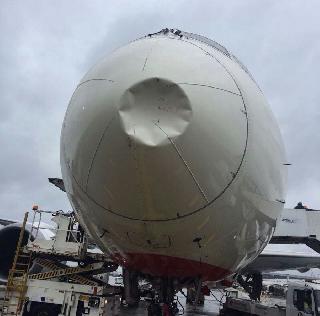 Chapel 'Air-India plane was hit by the bird | पक्ष्याची धडक बसून 'चेपले' एअर इंडियाचे विमान