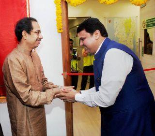 BJP - The muhurtha of the Shiv Sena's grasshopper | भाजपा - शिवसेनेच्या गळाभेटीला गुढीपाढव्याचा मुहूर्त BJP - The muhurtha of the Shiv Sena's grasshopper | भाजपा - शिवसेनेच्या गळाभेटीला गुढीपाढव्याचा मुहूर्त