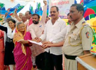 Thiya agitation against Dindoda Barrage | दिंदोडा बॅरेजविरूद्ध ठिय्या आंदोलन Thiya agitation against Dindoda Barrage | दिंदोडा बॅरेजविरूद्ध ठिय्या आंदोलन