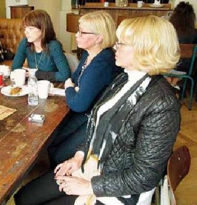 Five people struggling for justice for loved ones | प्रियजनांना न्यायासाठी धडपडतात पाच जणी