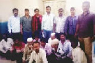 Action on 12 people, seizure of goods and jewelery worth lakhs of rupees; | सोलापूरात जुगार आड्यांवर धाड, सव्वा लाखांचा मुद्देमाल जप्त, १२ जणांवर कारवाई Action on 12 people, seizure of goods and jewelery worth lakhs of rupees; | सोलापूरात जुगार आड्यांवर धाड, सव्वा लाखांचा मुद्देमाल जप्त, १२ जणांवर कारवाई