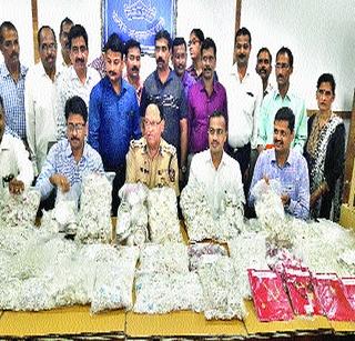 78 kg silver seized in Thane! | ठाण्यात १९८ किलो चांदी जप्त! 78 kg silver seized in Thane! | ठाण्यात १९८ किलो चांदी जप्त!