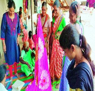 Blowing to help Malin's mental rehabilitation | माळीणच्या मानसिक पुनर्वसनासाठी मदतीची फुंकर Blowing to help Malin's mental rehabilitation | माळीणच्या मानसिक पुनर्वसनासाठी मदतीची फुंकर