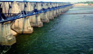 Rescue work started | धरण रिकामे करण्याचे काम सुरु Rescue work started | धरण रिकामे करण्याचे काम सुरु