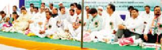 Felicitated the newly elected members of the Congress | काँग्रेसच्या नवनिर्वाचित सदस्यांचा सत्कार