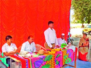 Panchayat Samiti officer, office bearer your ward | पंचायत समिती अधिकारी, पदाधिकारी आपल्या दारी Panchayat Samiti officer, office bearer your ward | पंचायत समिती अधिकारी, पदाधिकारी आपल्या दारी