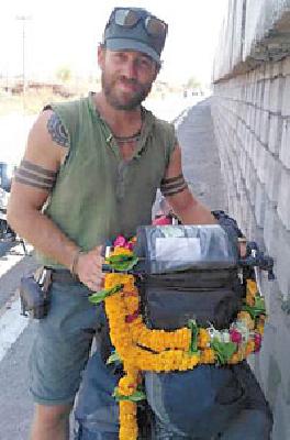 Keaydan reached the district for a cosmic debut in the district | जगभ्रमंतीसाठी निघालेला केयडन पोहोचला जिल्ह्यात