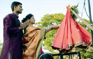 Mangalamayi Gudi, Bhavari Khang ... | मंगलमयी गुढी, तिला भरजरी खण...