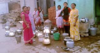 Water shortage at the beginning of summer | उन्हाळ्याच्या सुरूवातीलाच पाणीटंचाई Water shortage at the beginning of summer | उन्हाळ्याच्या सुरूवातीलाच पाणीटंचाई