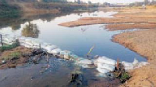 Mortgage money | बंधाऱ्यांत जिरतोय पैसा