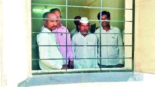 Women's Cemetery Front for Water at Chirai | चिराई येथे पाण्यासाठी महिलांचा हंडा मोर्चा