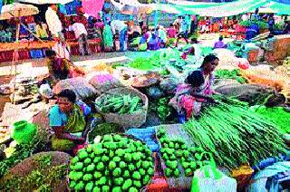 Wednesday's market dew | बुधवारचा आठवडे बाजार पडला ओस