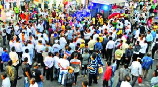 Chetchandra procession in the hail of Iolal Jhulalal | आयोलाल झुलेलालच्या जयघोषात चेट्रीचंड्र मिरवणूक