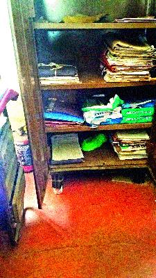 Try to steal in MMC's narrow tax department | मनपाच्या संकीर्ण कर विभागात चोरीचा प्रयत्न