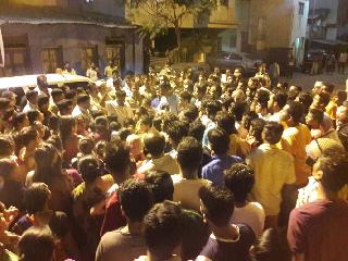 Stoneware: Two groups in Nashik are fuming | दगडफेक : नाशिकमध्ये दोन गटांत धुमश्चक्री