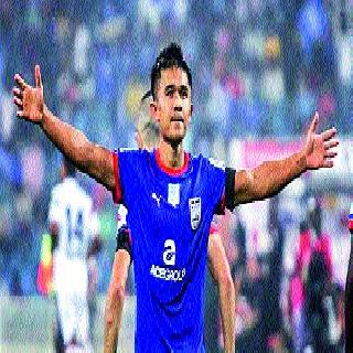 Sunil Chhetri in the top four | सुनील छेत्री अव्वल चारमध्ये