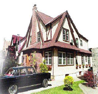 Donald Trump's own childhood home has taken 12 crores | डोनाल्ड ट्रम्प यांचे बालपणीचे घर घेतले १२ कोटींना