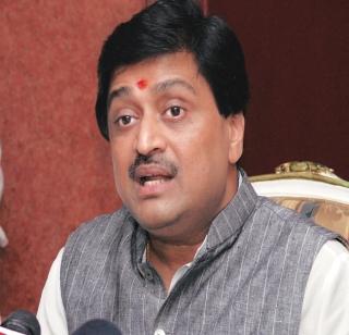 BJP-Shiv Sena government will soon fall- Ashok Chavan | भाजपा-शिवसेना सरकार लवकरच कोसळणार- अशोक चव्हाण BJP-Shiv Sena government will soon fall- Ashok Chavan | भाजपा-शिवसेना सरकार लवकरच कोसळणार- अशोक चव्हाण