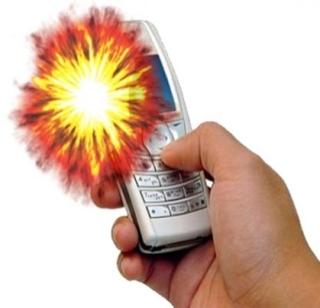 Madrasa students injured in mobile battery explosion | मोबाईल बॅटरी स्फोटात मदरशातील विद्यार्थी जखमी Madrasa students injured in mobile battery explosion | मोबाईल बॅटरी स्फोटात मदरशातील विद्यार्थी जखमी