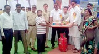 Bringing the exploited-minded people to the mainstream | शोषित-वंचितांना मुख्य प्रवाहात आणणार Bringing the exploited-minded people to the mainstream | शोषित-वंचितांना मुख्य प्रवाहात आणणार