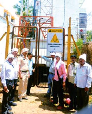 Three towers sealed for exhaustion | थकीत करासाठी तीन टॉवर सील Three towers sealed for exhaustion | थकीत करासाठी तीन टॉवर सील