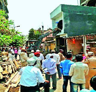 Action on illegal construction | अवैध बांधकामांवर कारवाई Action on illegal construction | अवैध बांधकामांवर कारवाई