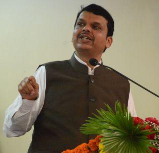 To prevent discrimination in funding, assurance to ministers of the Chief Minister | निधी वाटपात भेदभाव टाळणार, मुख्यमंत्र्यांचं सेनेच्या मंत्र्यांना आश्वासन To prevent discrimination in funding, assurance to ministers of the Chief Minister | निधी वाटपात भेदभाव टाळणार, मुख्यमंत्र्यांचं सेनेच्या मंत्र्यांना आश्वासन