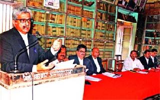 District court works jam! | जिल्हा न्यायालयाचे कामकाम ठप्प!