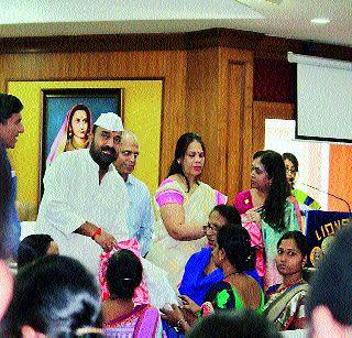 The malnutrition stigma in the district must be erased | जिल्ह्यावरचा कुपोषणाचा कलंक पुसला पाहिजे The malnutrition stigma in the district must be erased | जिल्ह्यावरचा कुपोषणाचा कलंक पुसला पाहिजे