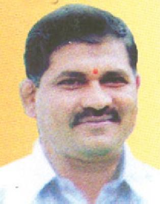 Threat to the farmer: Complaint against policeman Narayan Patil | शेतकऱ्यास धमकी: आमदार नारायण पाटील यांच्याविरूध्द पोलीसात तक्रार