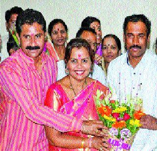 Standing Committee Chairman | स्थायी अध्यक्षपदी सीमा सावळे बिनविरोध Standing Committee Chairman | स्थायी अध्यक्षपदी सीमा सावळे बिनविरोध