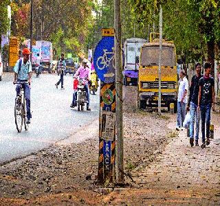 Cycle track in the know of encroachments | अतिक्रमणांच्या विळख्यात सायकल ट्रॅक Cycle track in the know of encroachments | अतिक्रमणांच्या विळख्यात सायकल ट्रॅक