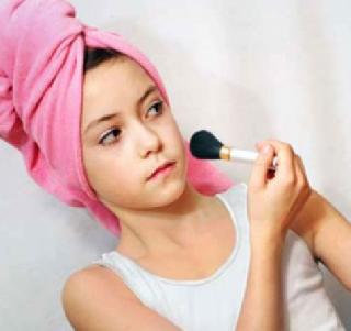 Tips to make summer makeup | उन्हाळ्यात मेकअप करायच्या टिप्स Tips to make summer makeup | उन्हाळ्यात मेकअप करायच्या टिप्स