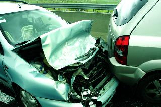 Truck driver killed in accident | ट्रकचालकास लुटणाऱ्या दोघांचा अपघातात मृत्यू