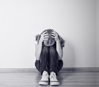 Who are the children reaching at the end of suicide? | मुलांना आत्महत्येच्या टोकावर पोहचवतं कोण? Who are the children reaching at the end of suicide? | मुलांना आत्महत्येच्या टोकावर पोहचवतं कोण?