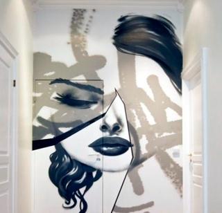 Wall paintings | भिंती बोलक्या करणारी पेंटिंग्ज Wall paintings | भिंती बोलक्या करणारी पेंटिंग्ज