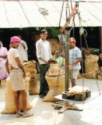 Distribution of 2.05 billion picks to 45 thousand 804 farmers | ४५ हजार ८०४ शेतकऱ्यांना २.०५ अब्जचे चुकारे वाटप