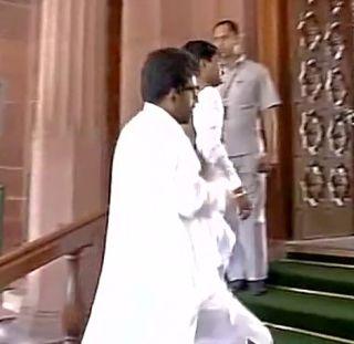 MP Ravindra Gaikwad's presence in the Parliament after the slipper case | चप्पलमार प्रकरणानंतर खासदार रवींद्र गायकवाडांची संसदेत उपस्थिती MP Ravindra Gaikwad's presence in the Parliament after the slipper case | चप्पलमार प्रकरणानंतर खासदार रवींद्र गायकवाडांची संसदेत उपस्थिती