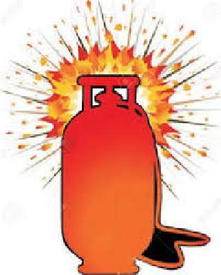Gas cylinder blast kills seven | गॅस सिलिंडरच्या स्फोटात ७ जखमी