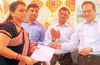 Wardha-Yavatmal-Nanded railway route distributed remuneration | वर्धा-यवतमाळ-नांदेड रेल्वेमार्ग भूसंपादनाचा मोबदला वितरित Wardha-Yavatmal-Nanded railway route distributed remuneration | वर्धा-यवतमाळ-नांदेड रेल्वेमार्ग भूसंपादनाचा मोबदला वितरित