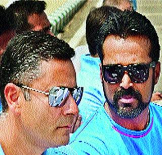 Bhupathi shows Paes' exit | भूपतीने पेसला दाखविला ‘बाहेरचा रस्ता’ Bhupathi shows Paes' exit | भूपतीने पेसला दाखविला ‘बाहेरचा रस्ता’