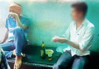 Beer shoppiece bar | बीअर शॉपी बनल्या बार