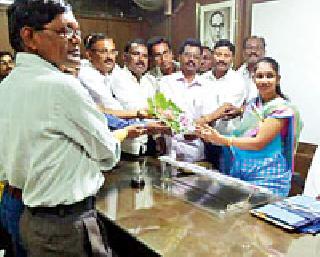 Solve teacher problems | शिक्षकांच्या समस्या सोडवा