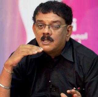 Why waste Aamir by giving awards - Priyadarshan | आमीरला पुरस्कार देऊन वाया कशाला घालवायचा - प्रियदर्शन Why waste Aamir by giving awards - Priyadarshan | आमीरला पुरस्कार देऊन वाया कशाला घालवायचा - प्रियदर्शन