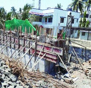 Maharashtra Maritime Board strikes unemployment-free scheme | महाराष्ट्र मेरीटाइम बोर्डाकडूनच हागणदारीमुक्त योजनेला हरताळ Maharashtra Maritime Board strikes unemployment-free scheme | महाराष्ट्र मेरीटाइम बोर्डाकडूनच हागणदारीमुक्त योजनेला हरताळ