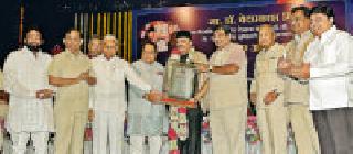 The government's closure due to the new orders of the court | न्यायालयाच्या नवनवीन आदेशांमुळे सरकारची कोंडी The government's closure due to the new orders of the court | न्यायालयाच्या नवनवीन आदेशांमुळे सरकारची कोंडी