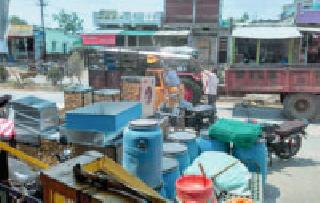 Shops on the street | दुकानातील साहित्य रस्त्यावर Shops on the street | दुकानातील साहित्य रस्त्यावर