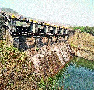 Ignore the distractions of the Vadivale dam | वडिवळे धरणाच्या दुरवस्थेकडे दुर्लक्ष Ignore the distractions of the Vadivale dam | वडिवळे धरणाच्या दुरवस्थेकडे दुर्लक्ष