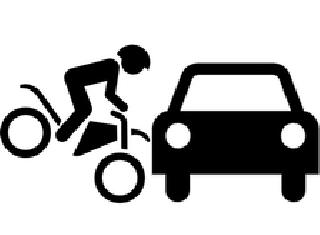 Three injured in a bike accident | दुचाकी अपघातात तिघे जखमी